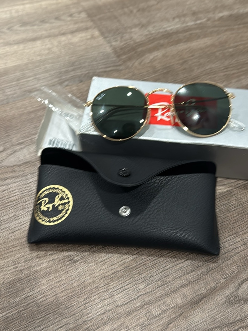 Ray-Ban Gold Frame Green Lens Sunglasses with Black Case